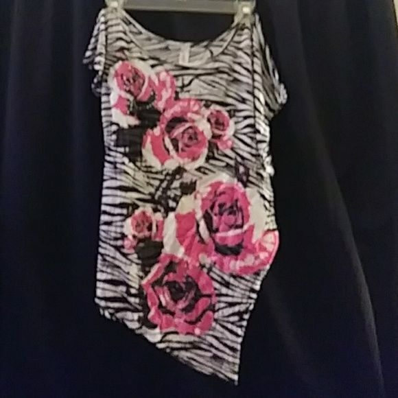 Addictive Top - Picture 3 of 6